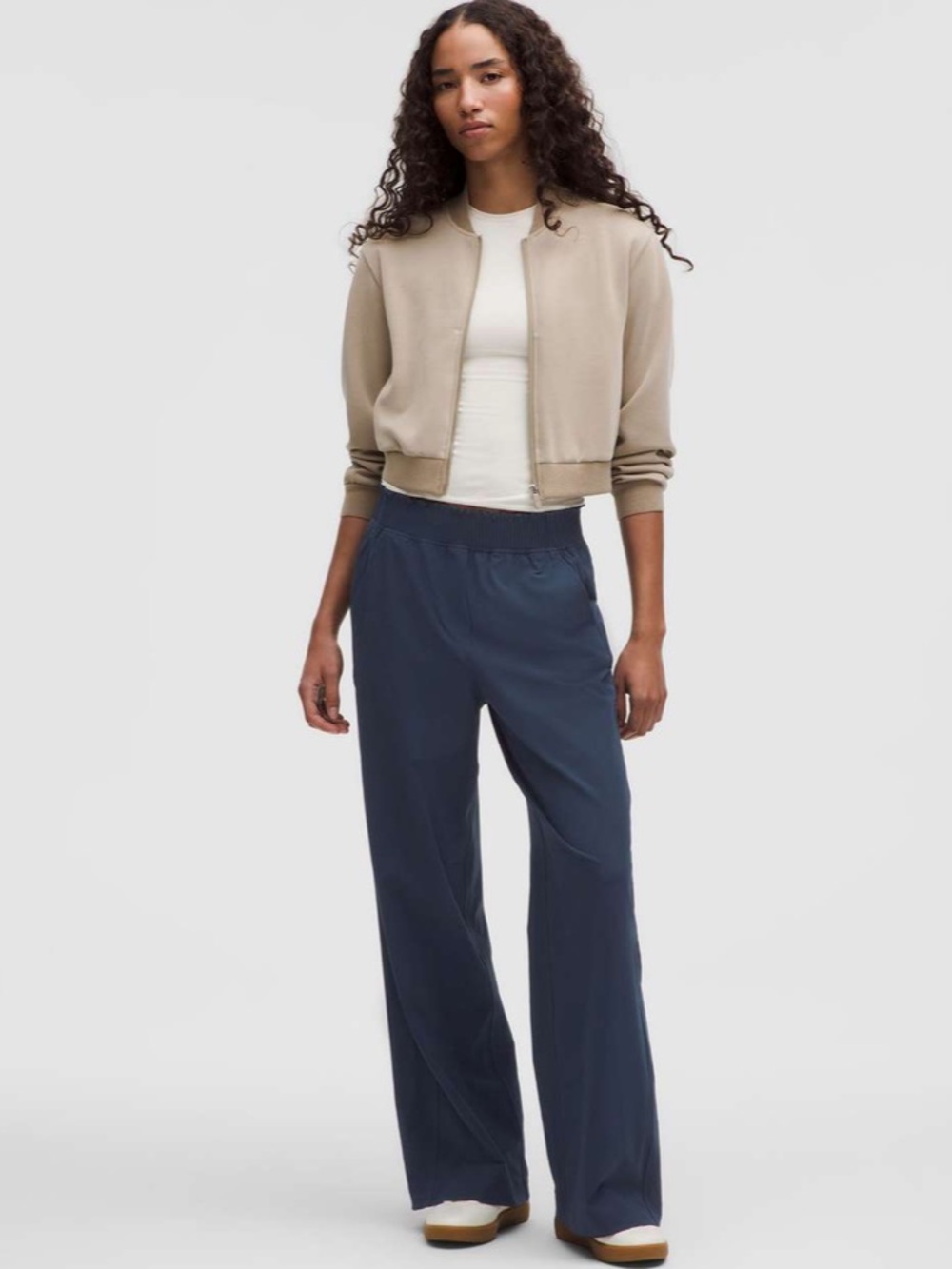 Lululemon • Stretch Woven Ruffle-
Waist Wide-Leg Pant • Size Large